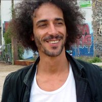 Asad Schwarz-Msesilamba macht sich fr die `kreative Mitte Gedanken ber politische Dimensionen und direkte Demokratie